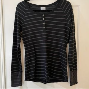 Columbia Women’s Thermal Henley Size Large